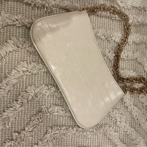 ZARA GOLD CHAIN STRAP ANIMAL EMBOSSED SHOULDER BAG CREAM - Picture 6 of 8